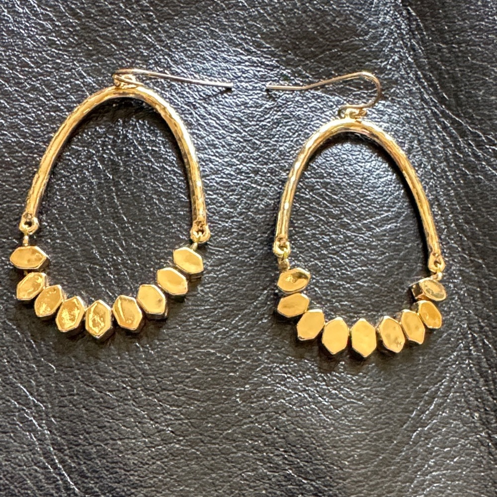 Elegant Gold Hoop Earrings